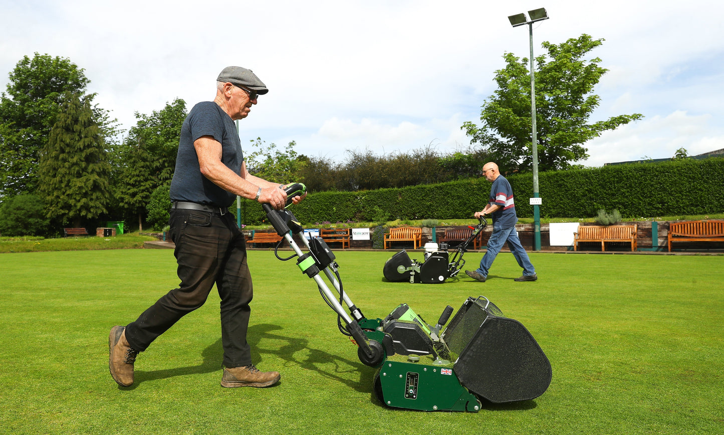 Allett Stirling 43 (17'') Battery Cylinder Mower