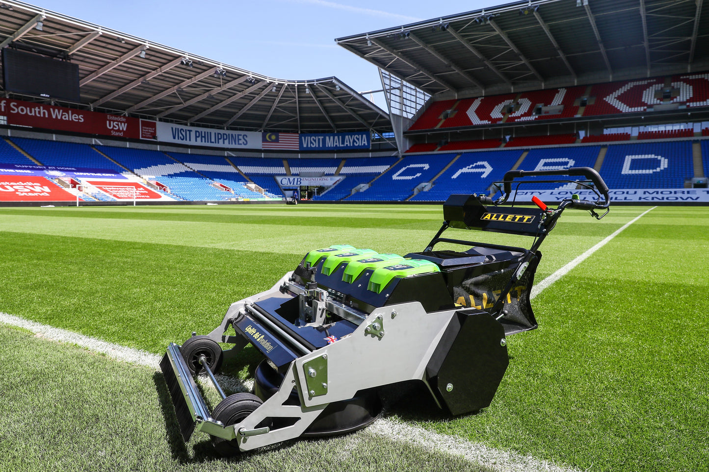 Allett Uplift 86 Evolution Battery Stadium Rotary Mower