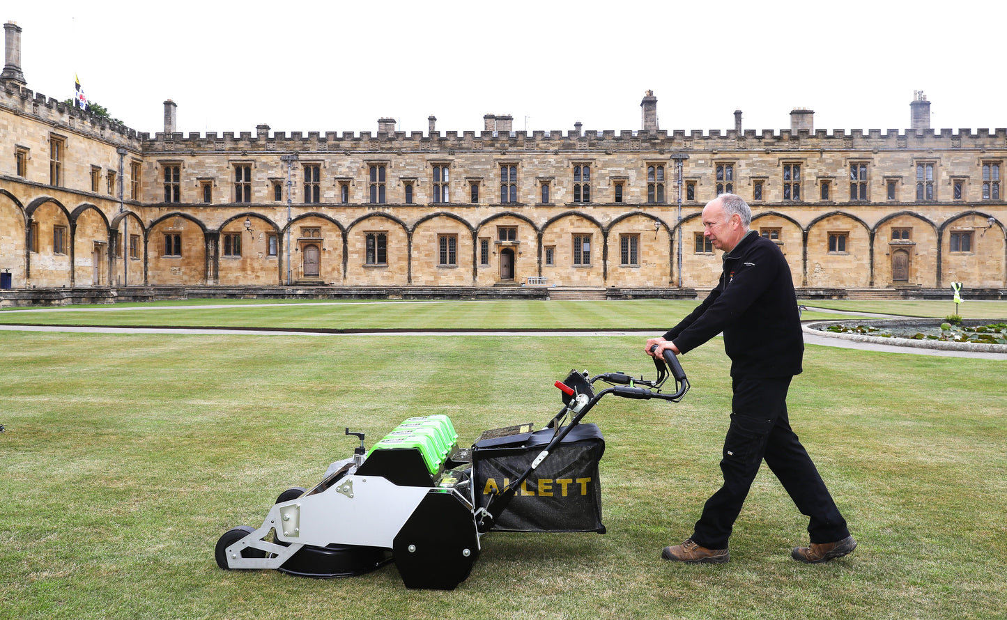 Allett Uplift 86 Evolution Battery Stadium Rotary Mower