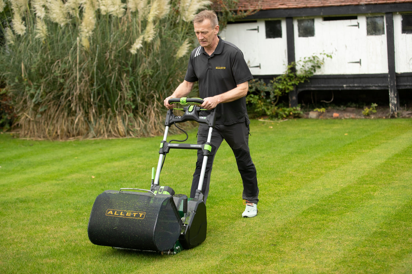 Allett Stirling 43 (17'') Battery Cylinder Mower