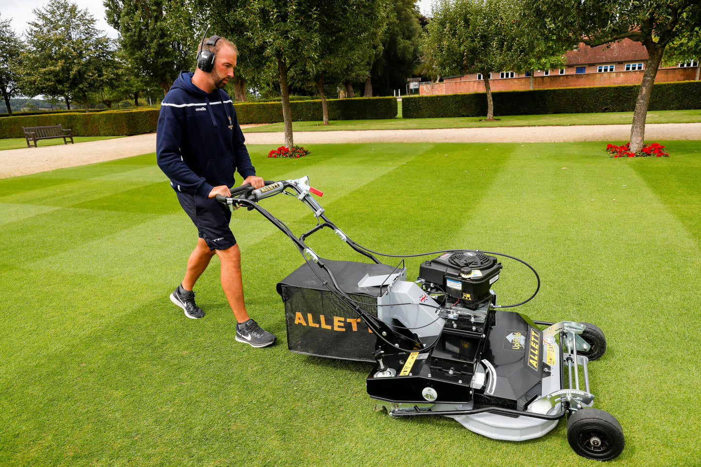 Allett Uplift 86 Vacuum Gas Stadium Rotary Mower