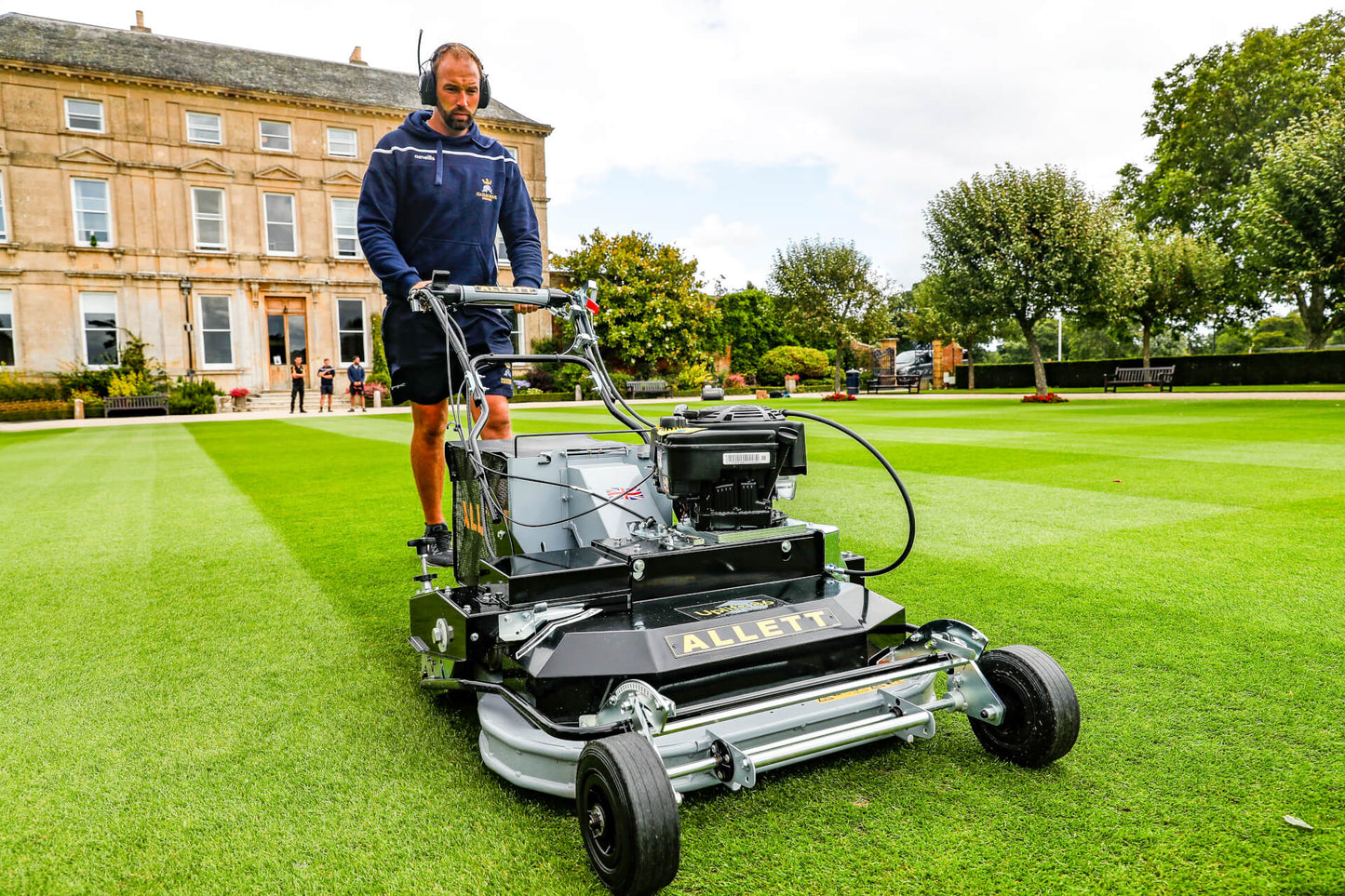 Allett Uplift 86 Vacuum Gas Stadium Rotary Mower