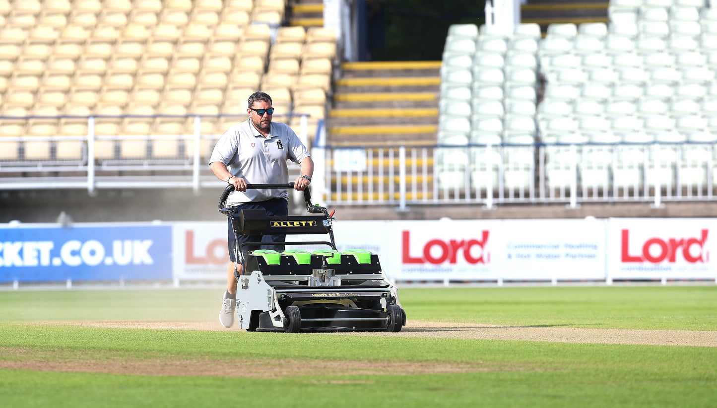 Allett Uplift 86 Evolution Battery Stadium Rotary Mower